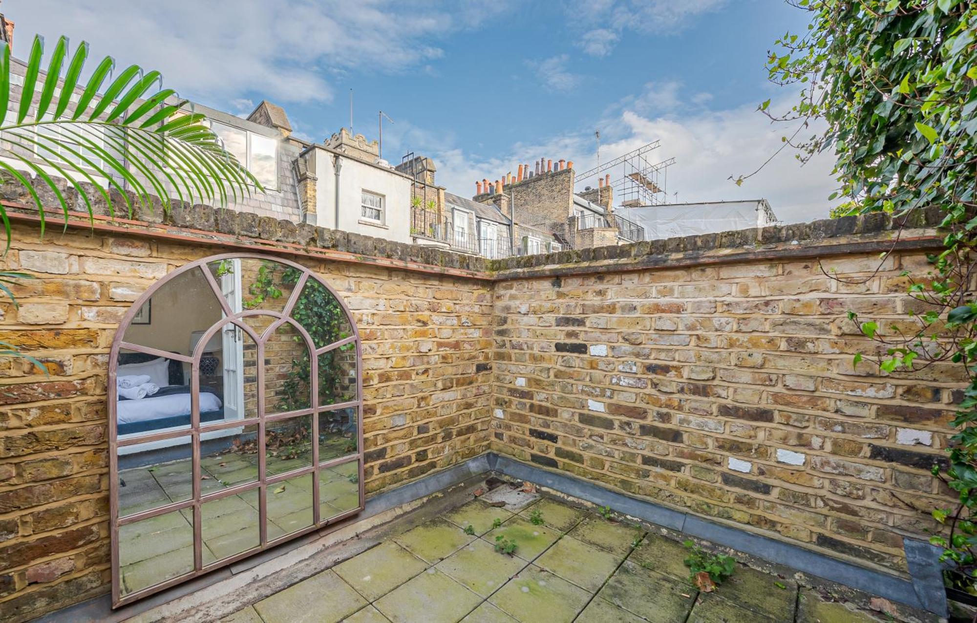 Luxury 3 Bedroom House In Belgravia Prime Location And Stylish Apartment